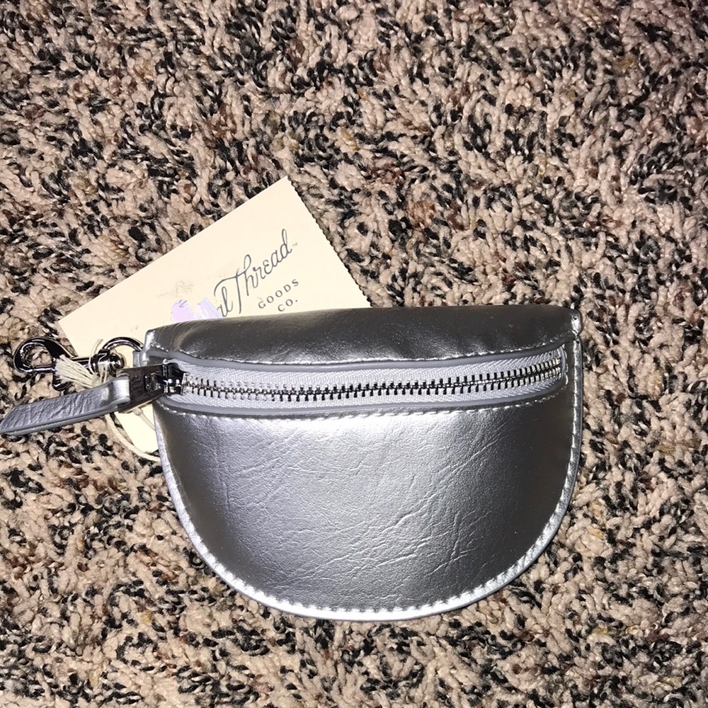 Universal Thread Silver Faux Leather Half-Moon Tiny Coin Pouch OS | NWT